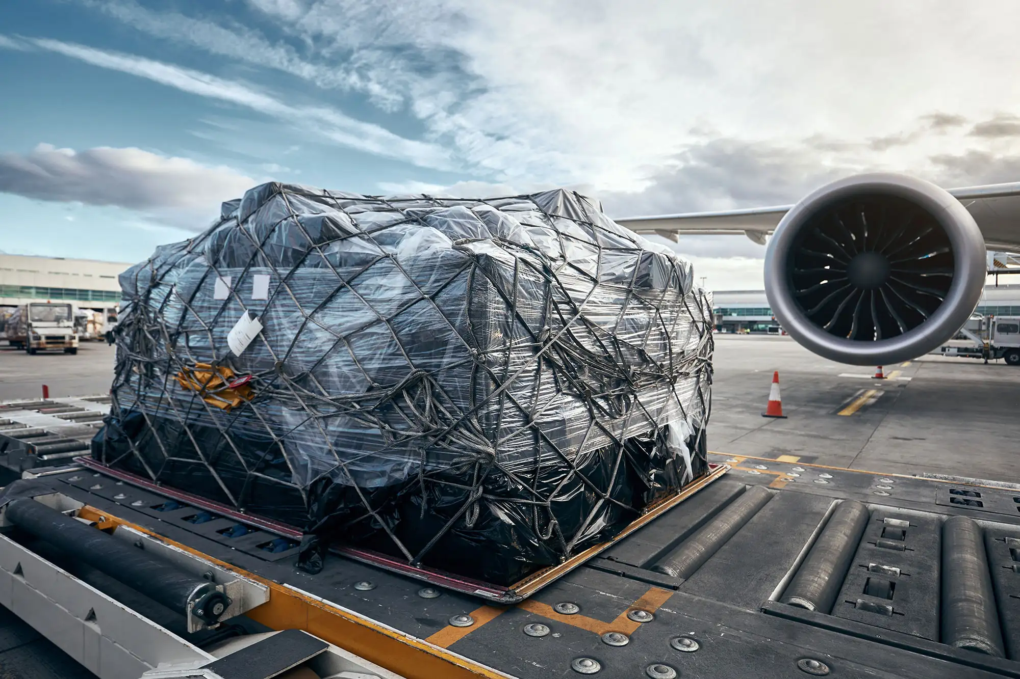 Air freight pallet being loaded